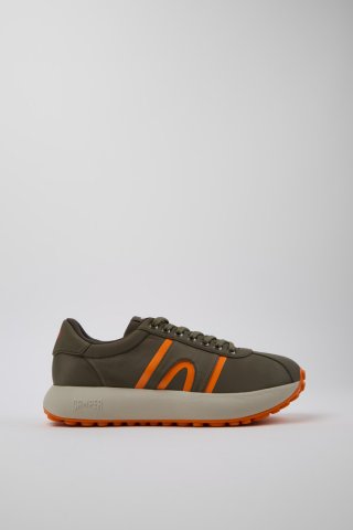 Camper Pelotas Athens - Mehrfarbiger nahtloser Herrensneaker. Camper Pelotas Athens - Mehrfarbiger nahtloser Herrensneaker.
